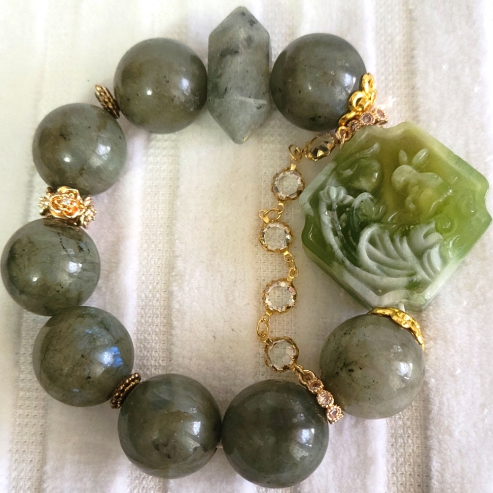 🎋Xiu Jade Rabbit Labradorite Bracelet - Picture 4 of 16